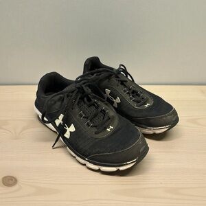 Under Armour Men's Black Athletic Shoes